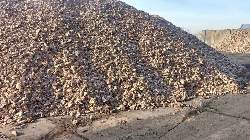 Kruszywo / kamień czerwony - różne frakcje