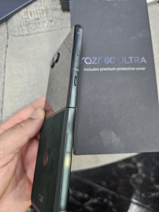 Motorola razer 60 ultra..512/16gb
