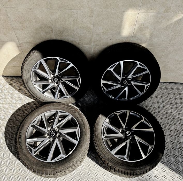 KOŁA zimowe oryginalne Toyota Yaris 2024, rozm. 195/55R16 Yokohama