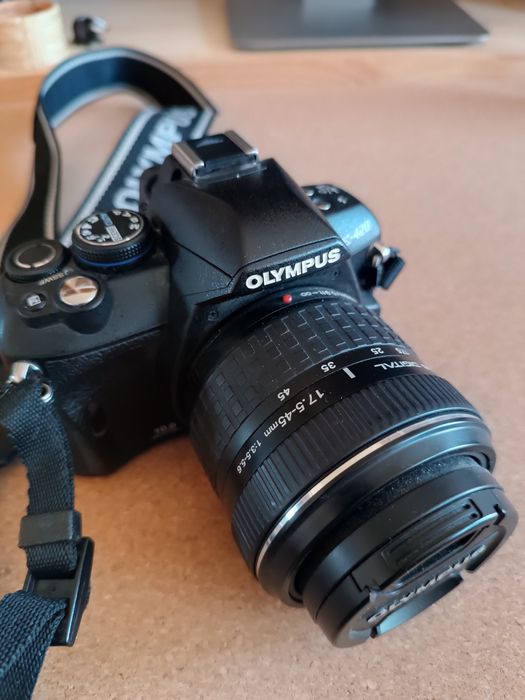 Lustrzanka Olympus E-420 + obiektyw 17,5-45mm