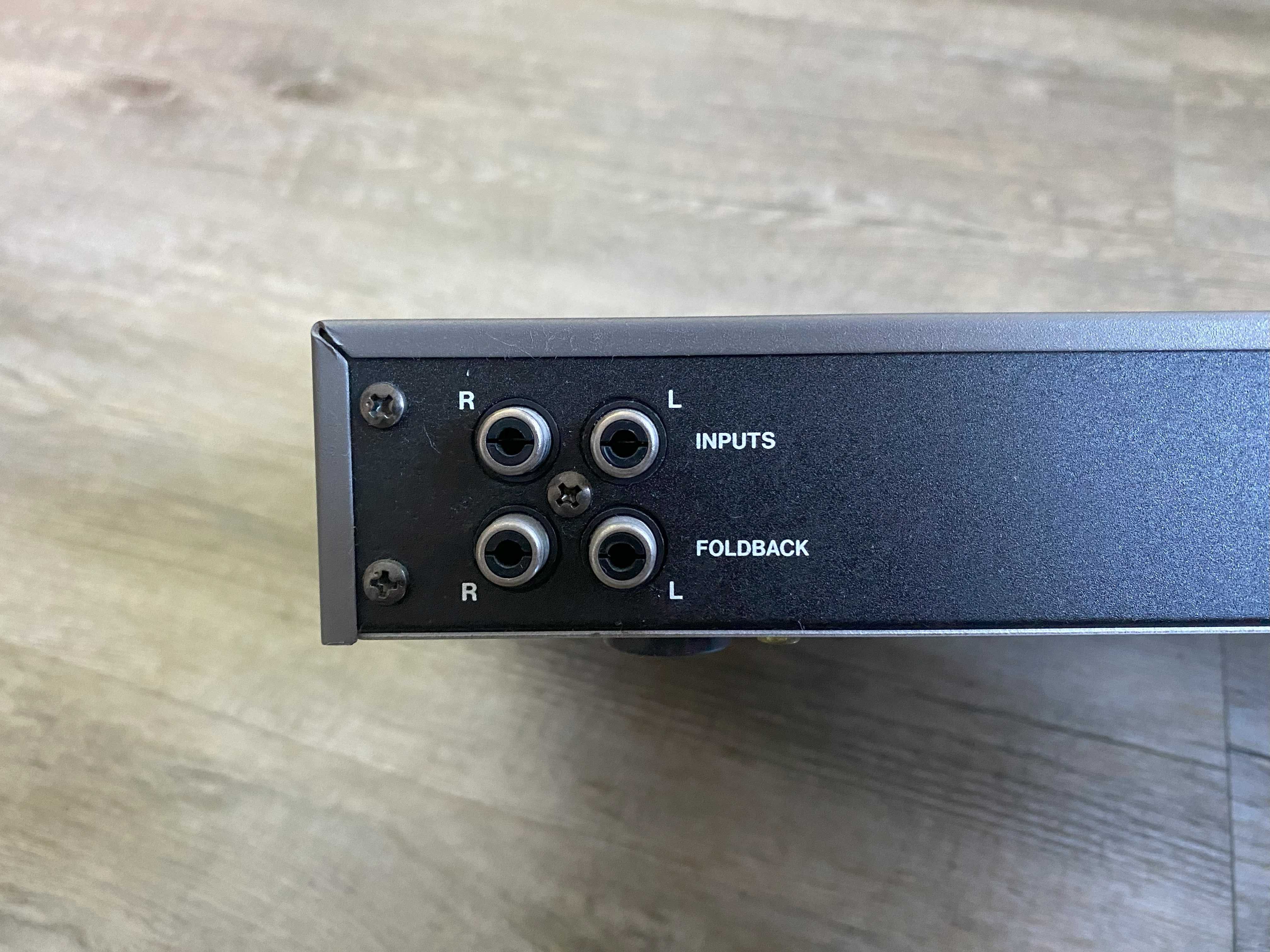 Amplificador de Auscultadores TASCAM MH 40 MK II - Oportunidade