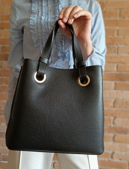 Torebka włoska Vera Pelle skóra naturalna na ramię i do ręki czarna