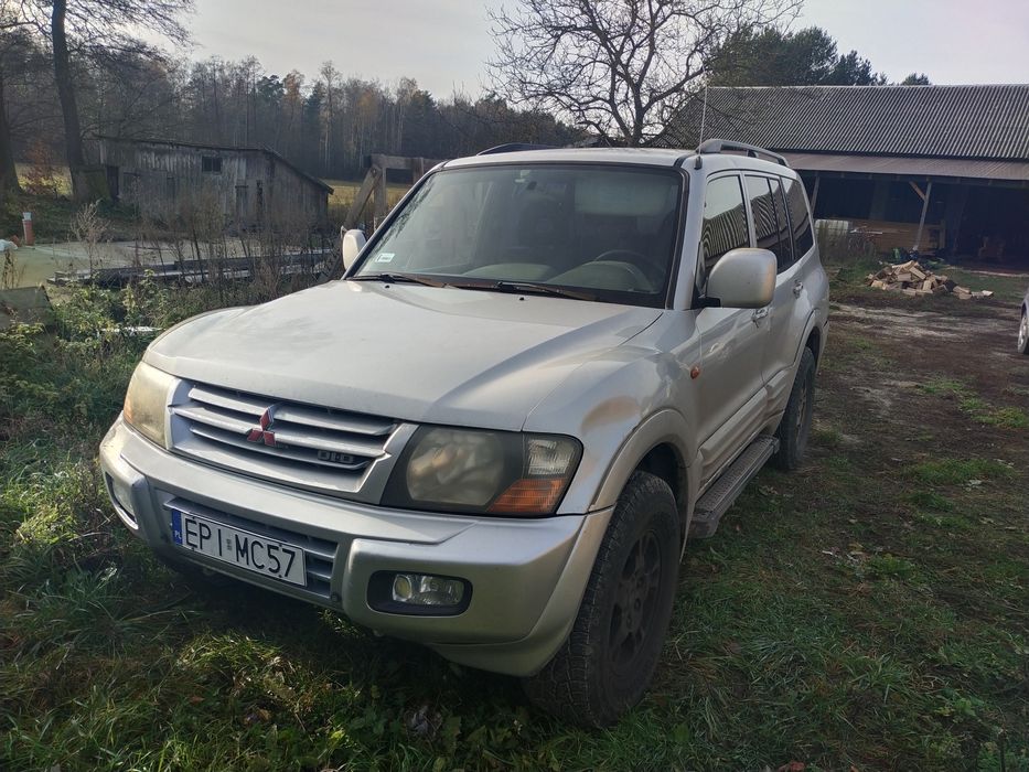 Pajero bez rdzy pełny VAT po delikatnej stłuczce w korku