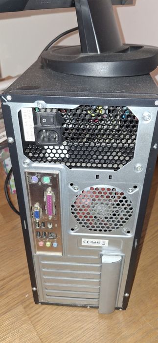Desktop com Monitor incluido