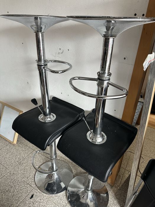 Bancos bar pretos  napa e cromados