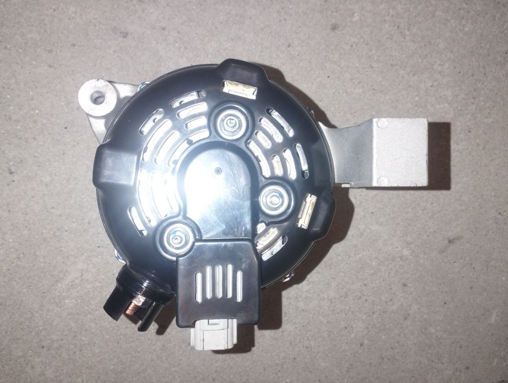 Alternator Volvo V50 2.4 170KM 2004 NOWY !!!