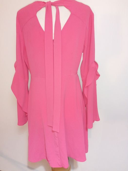 Vestido rosa muito elegante tam M