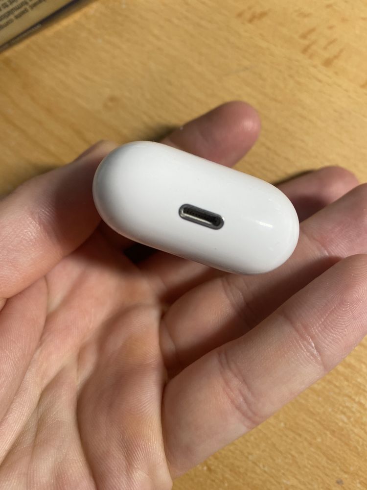 Etui ładujące Airpods 2 A1938