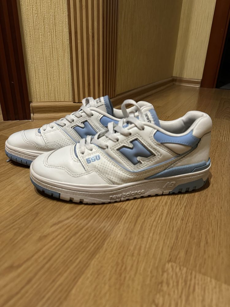 Кроссовки new balance 550 unc white university blue р. 38-39