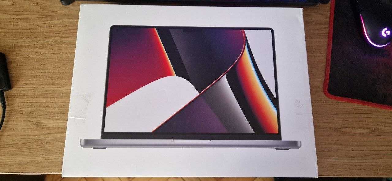 MacBook pro 13 i7 2020 16/512