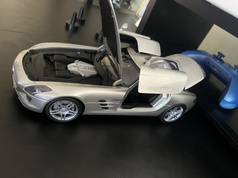 Mercedes SLS AMG 1:18 Minichamps