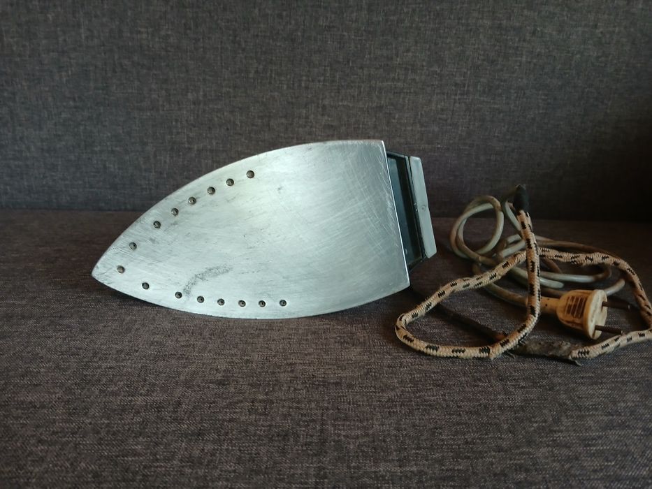 Утюг,    праска.