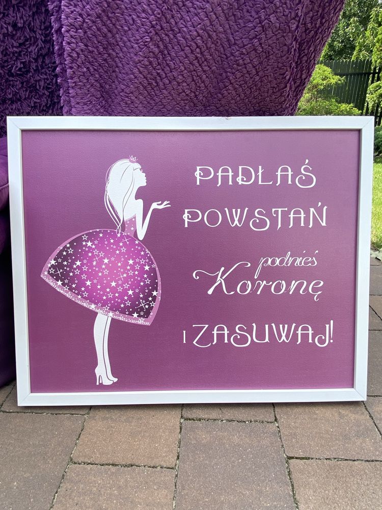Wystrój pokoju w kolorze fioletowym (bez lampki)