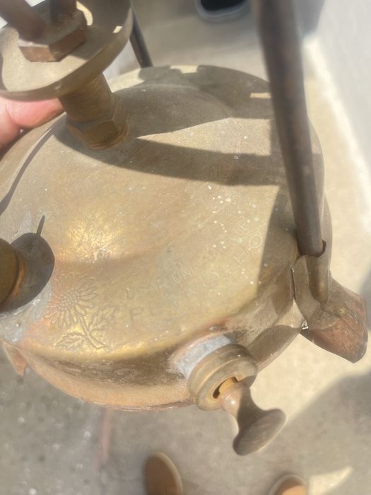 Fogão antigo a petróleo marca Sunflower