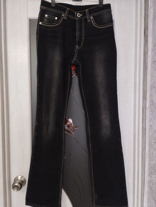 Джинси жіночі у відмінному стані , утеплені