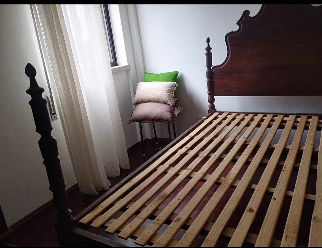 Cama de casal madeira