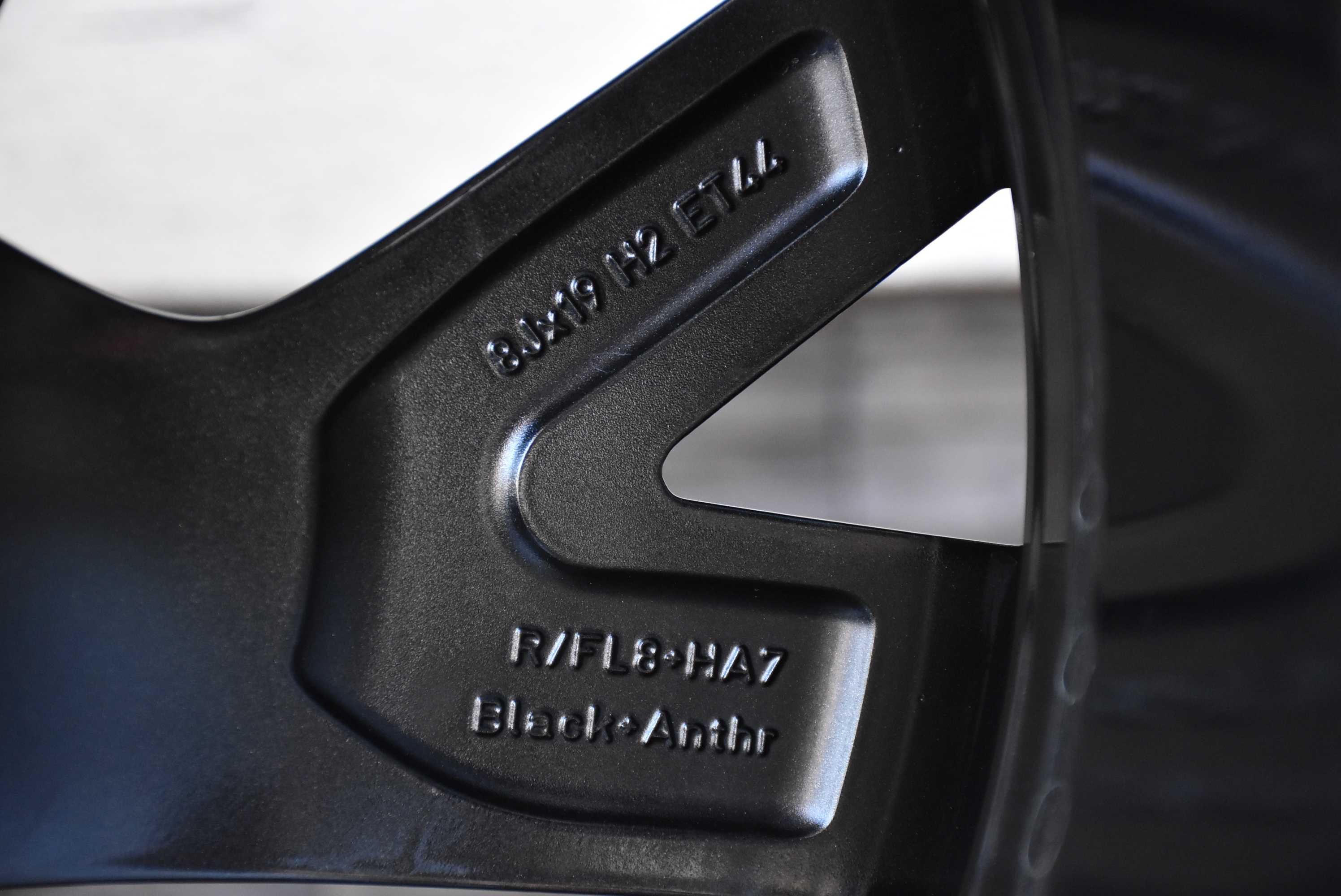 Nowe felgi OEM AUDI A3 S3 8Y 8V Q2 SQ2 Q3 SQ3 19"