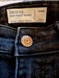Czarne jeansy Bershka 34