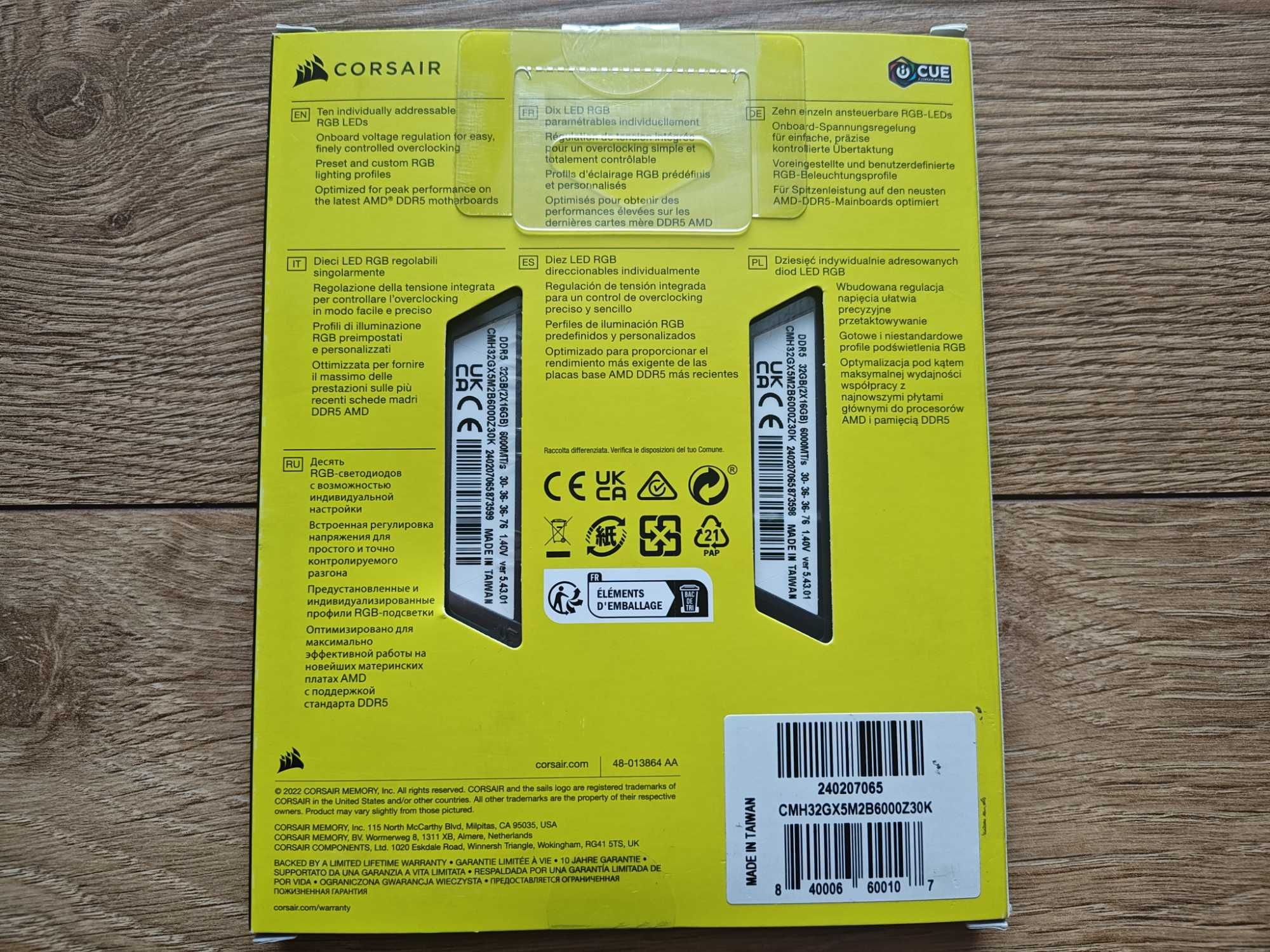 Pamięć RAM DDR5 Corsair VENGEANCE RGB 32 GB CMH32GX5M2B6000Z30K
