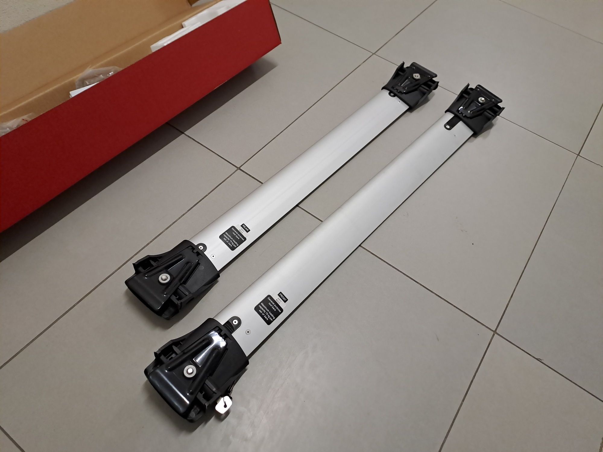 Bagażnik dachowy Yakima RailBar S53Y Skoda Octavia3 kombi VW Golf5-7