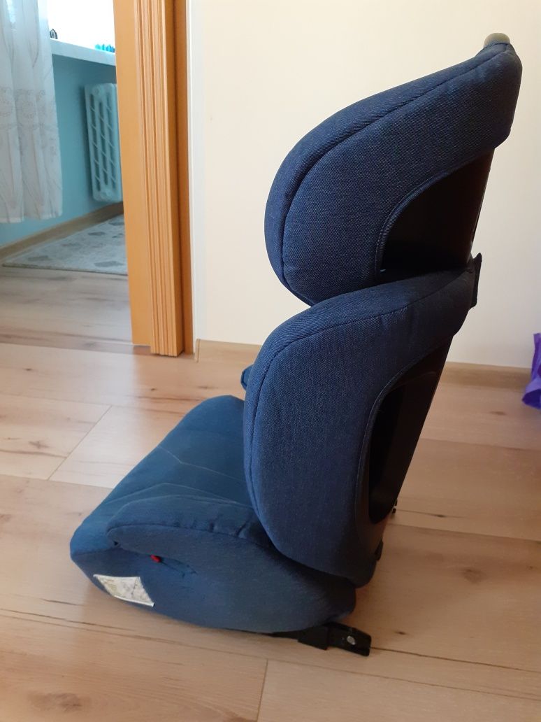 Fotelik samochodowy 2 w 1 z isofix. Od 15 do 36 kg. Stan idealny.