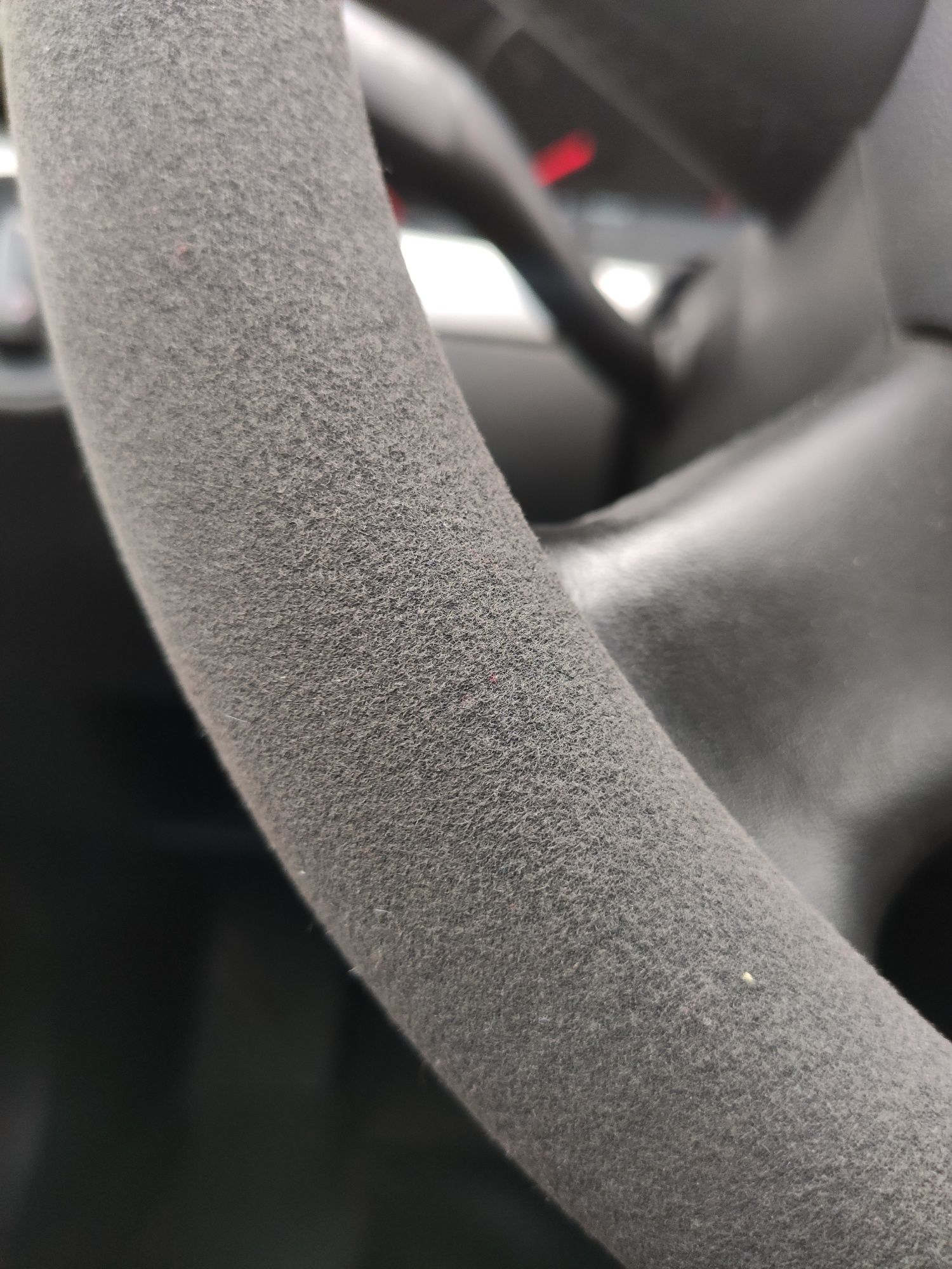 Capa de Volante em tecido Alcantara