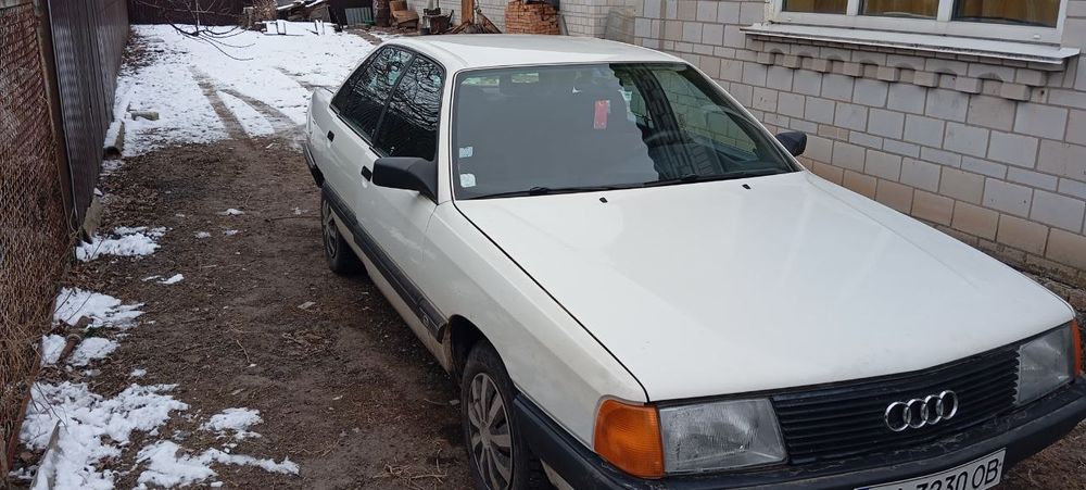 Audi 100 C3 рік випуску 1988 invite gentronic