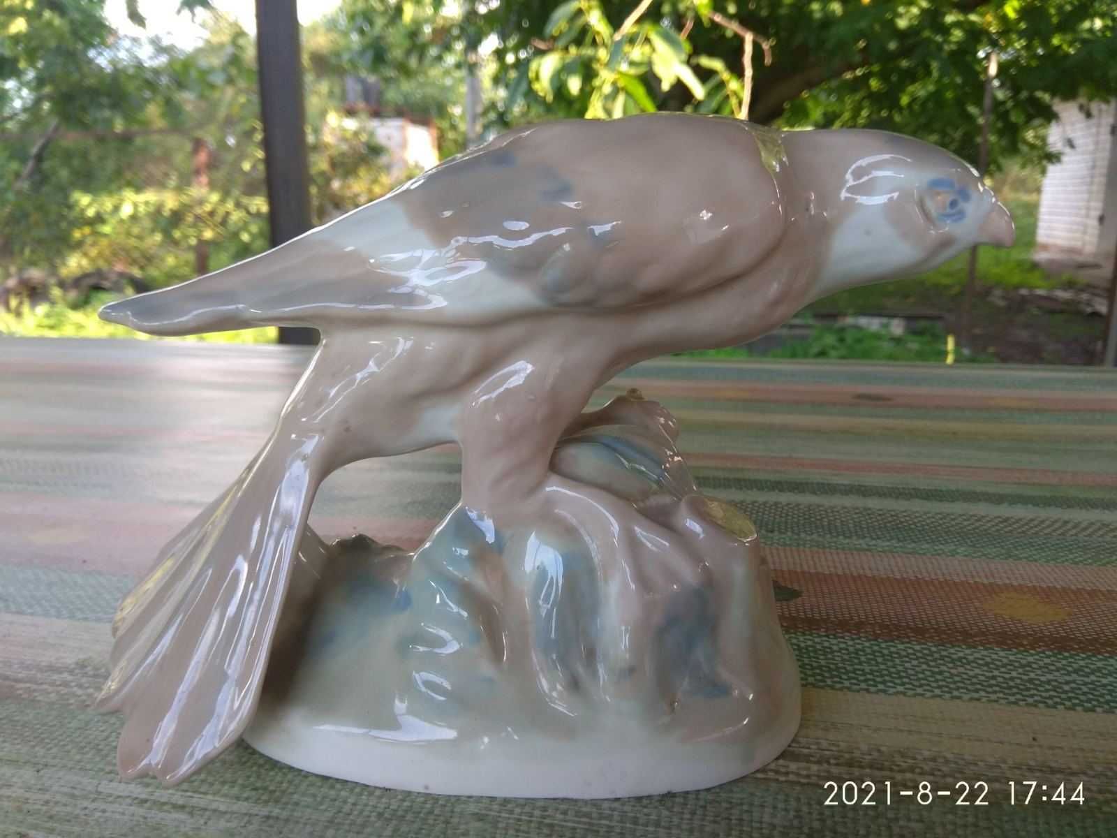 фарфоровая статуэтка-птица
