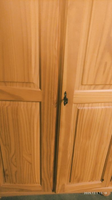 Szafa sosnowa dwudrzwiowa