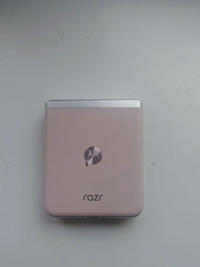 Motorola razr 40