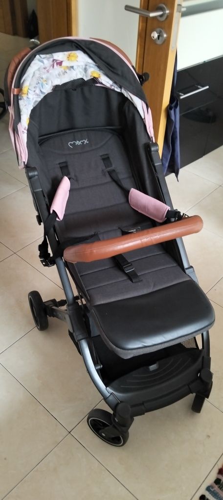 Carrinho de passeio impecável
