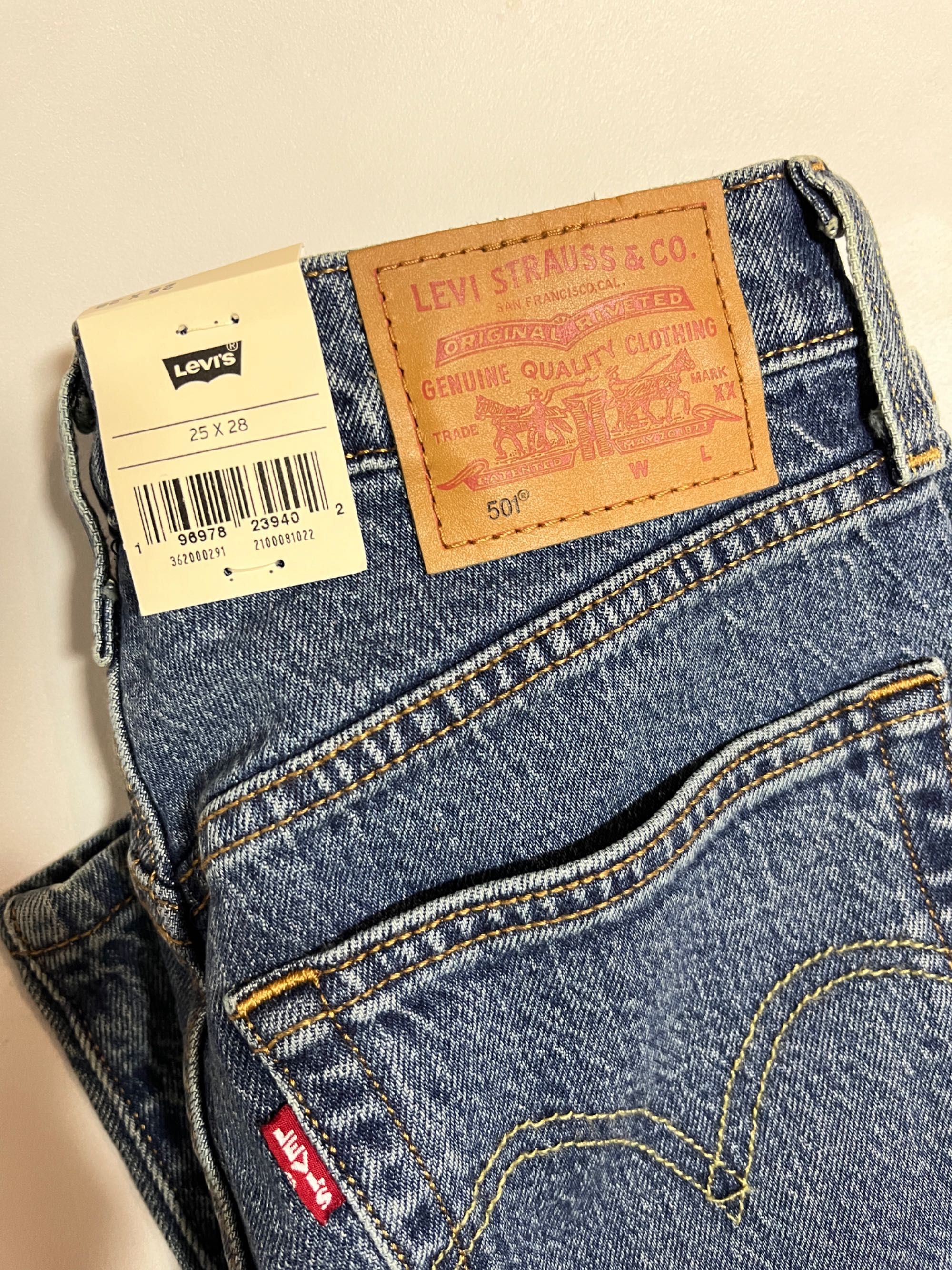 Levi's 501 crop stand off оригінальні джинси 25/28