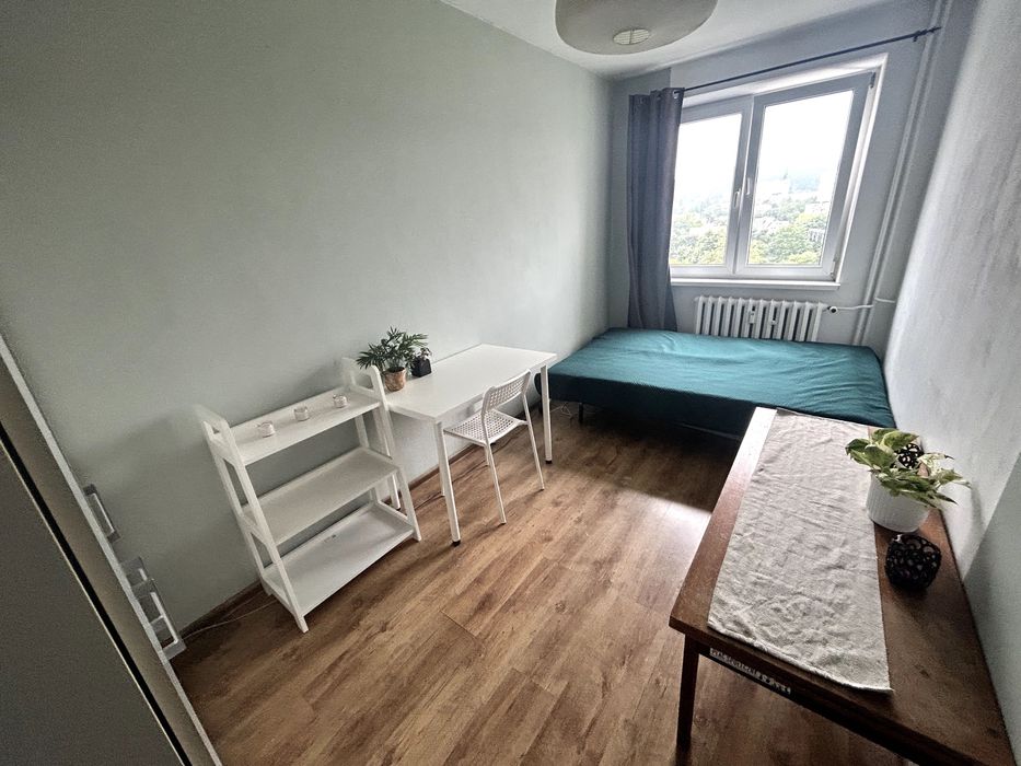 Wygodny pokój w znakomitej lokalizacji obok SKM