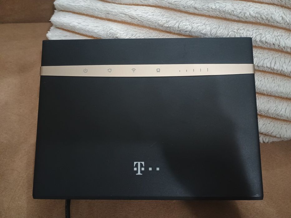 Router Huawei. T-Mobile. Model: B525s-23a