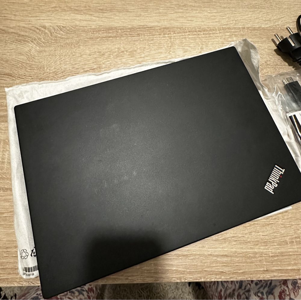 Portátil Lenovo Thinkpad T480s