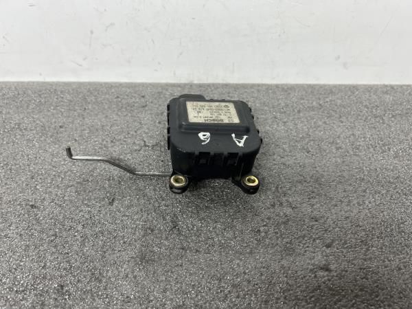 Motor da comporta da sofagem AUDI A6 (4B2, C5)