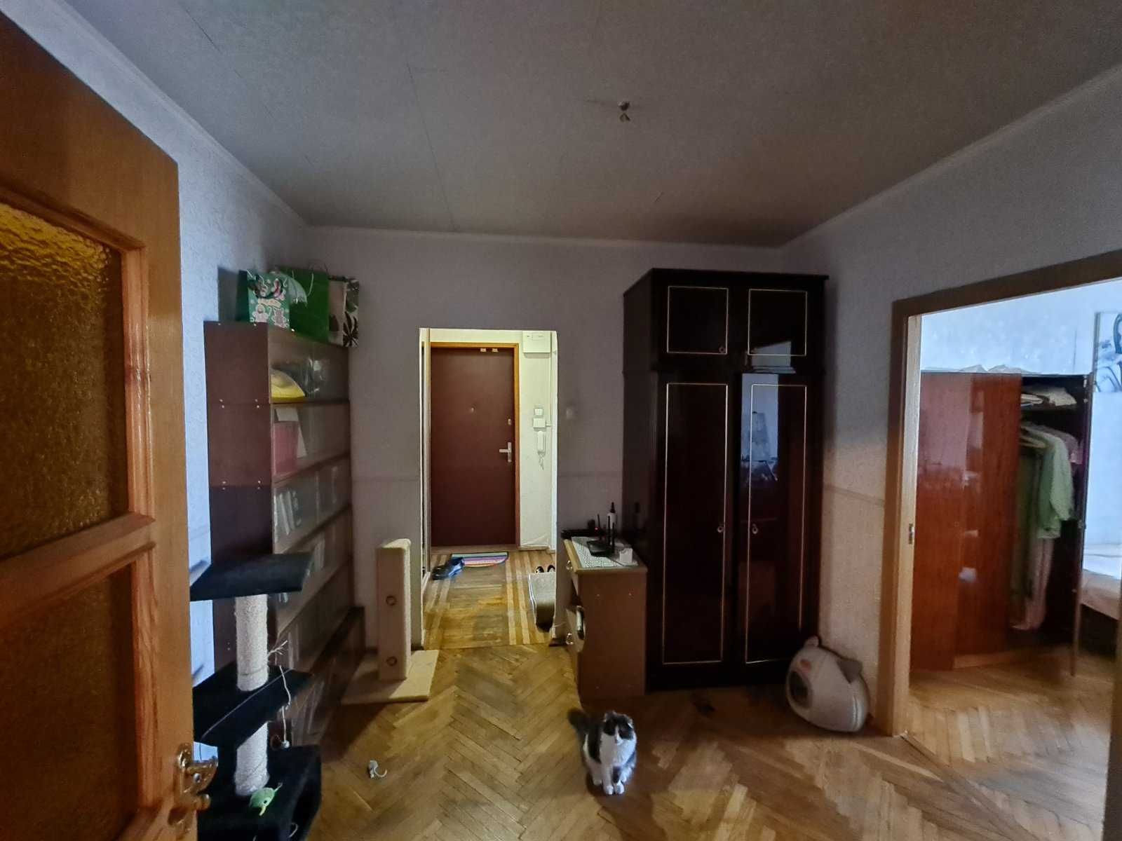 Продам 3 кім. квартиру пров.Квітневий 7, ТРЦ Ретровіль.