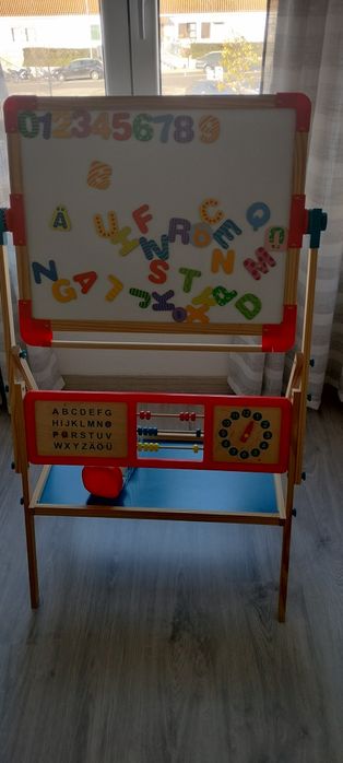 Brinquedos de madeira  montessori-cavalete interativo