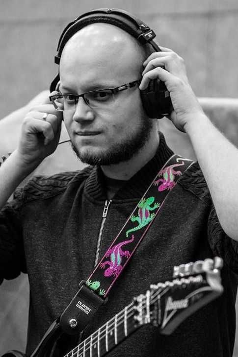 Lekcje gry na gitarze, basie i ukulele