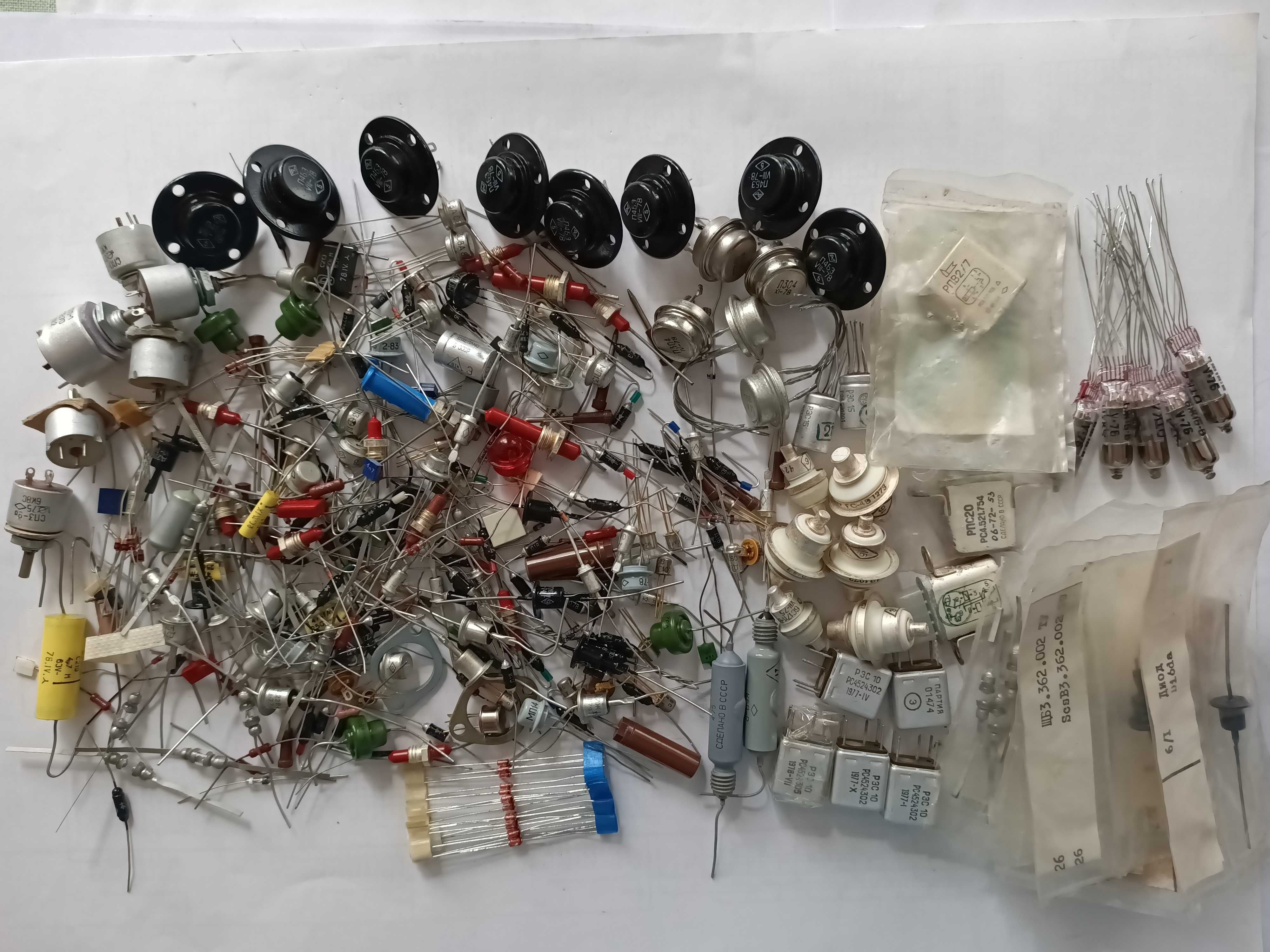 Stara elektronika radziecka, radiostacja PRL.