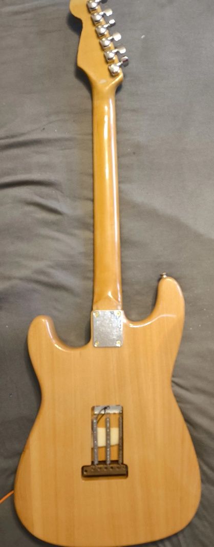 Gitarka elektryczna strat składak jesion