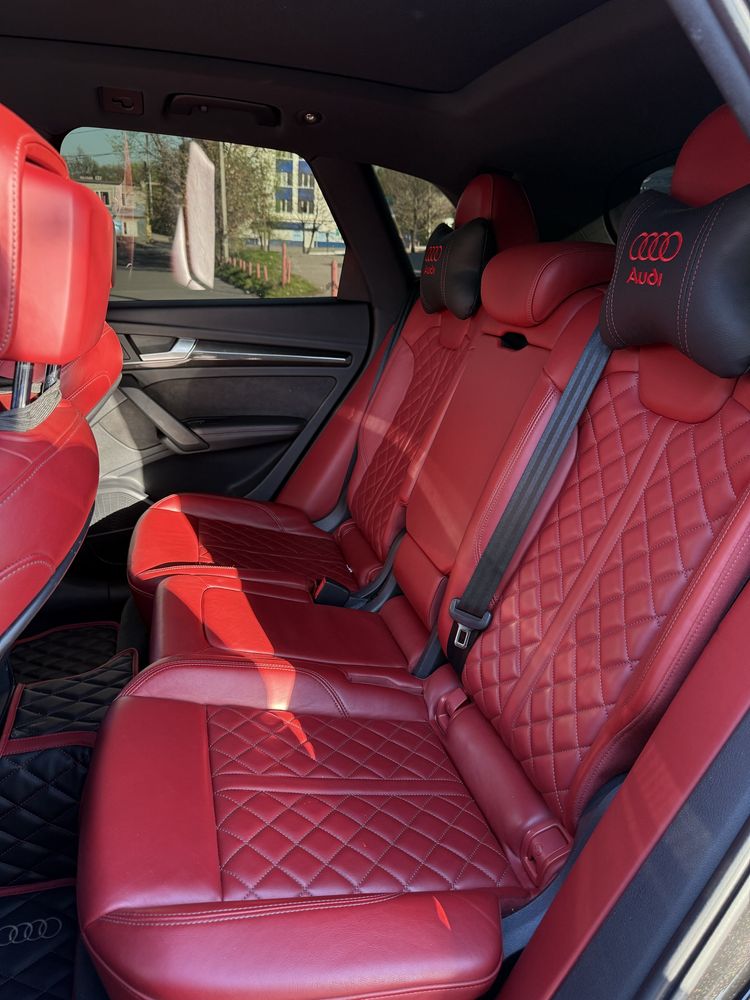 Audi SQ5 2017 рік