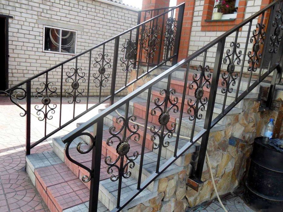 Лестничные перила конструкционные