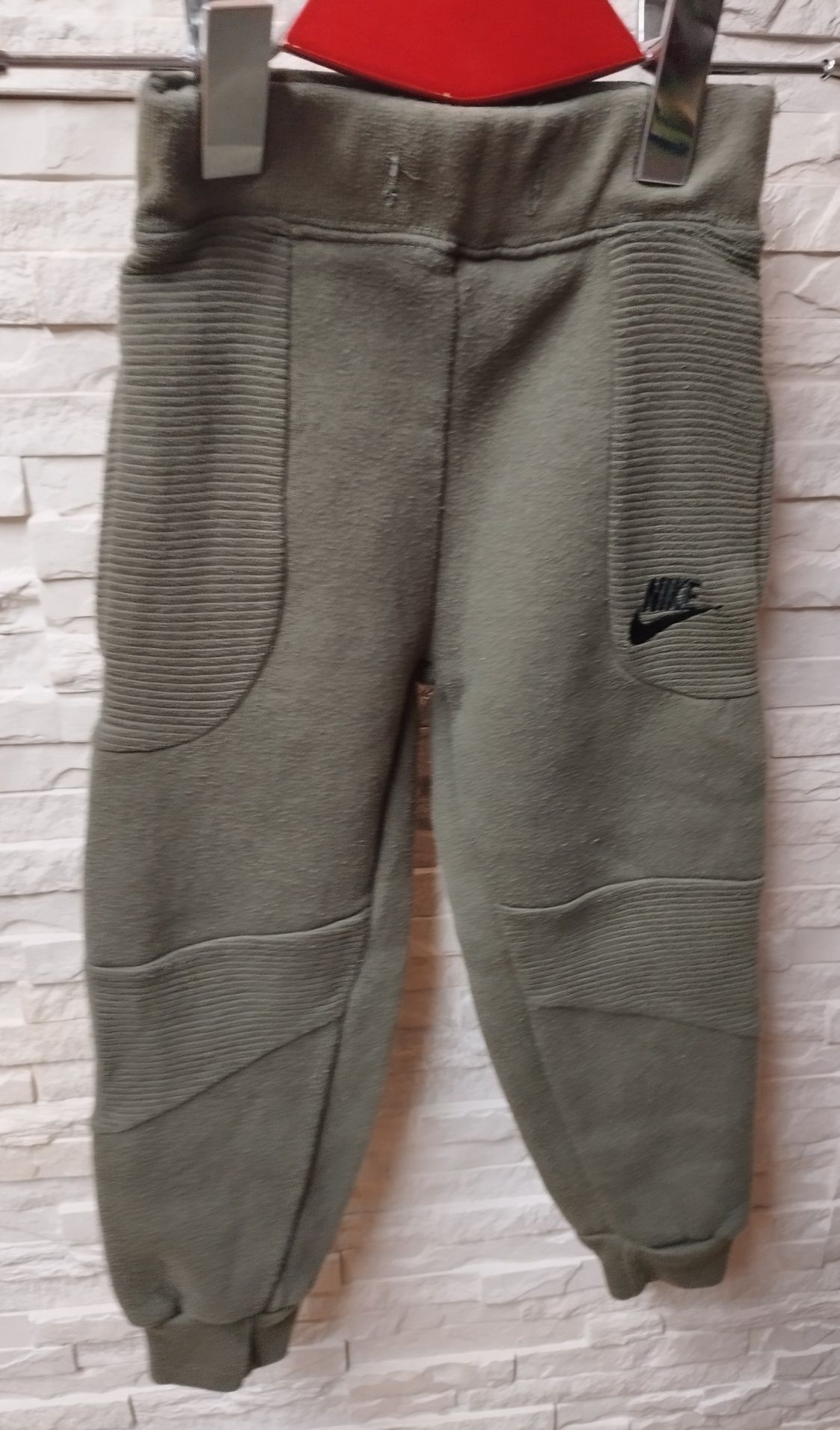 Dresy Nike,dwuczęściowe khaki 92/98, komplet