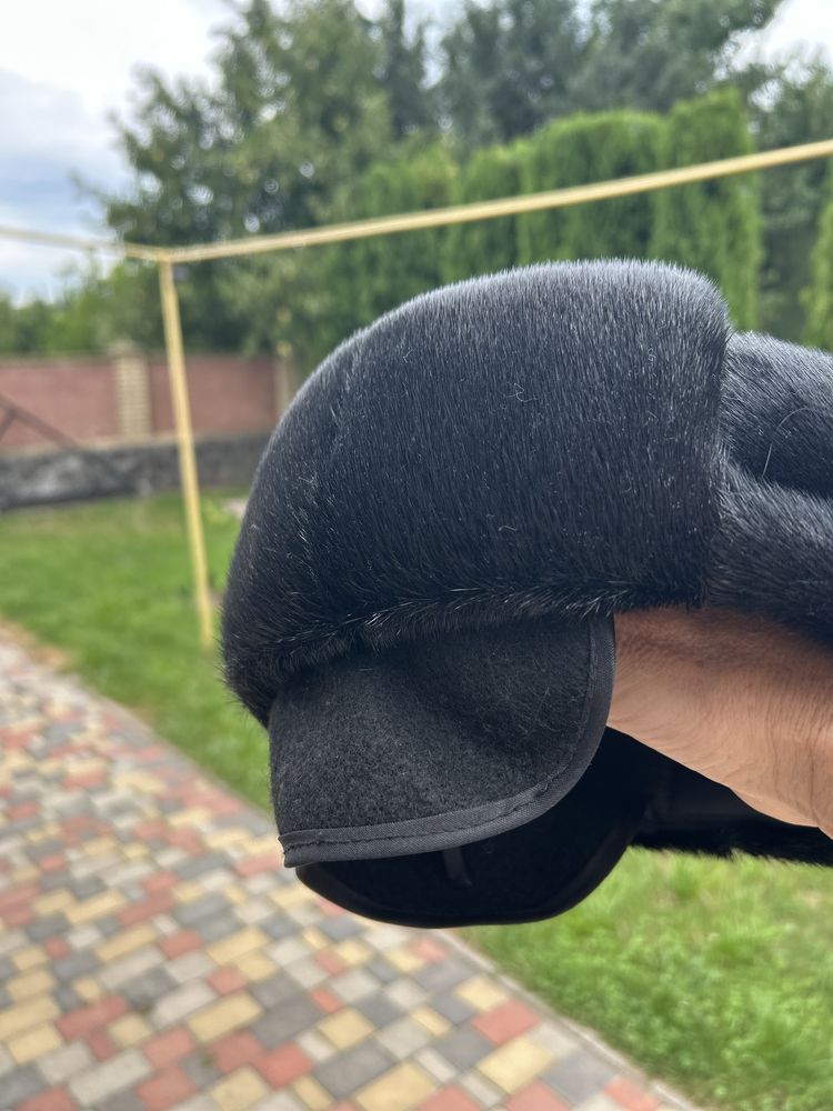 Чоловіча шапка з хутра нерпи