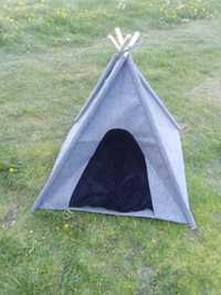 Ciemnoszary namiot dla czworonogów