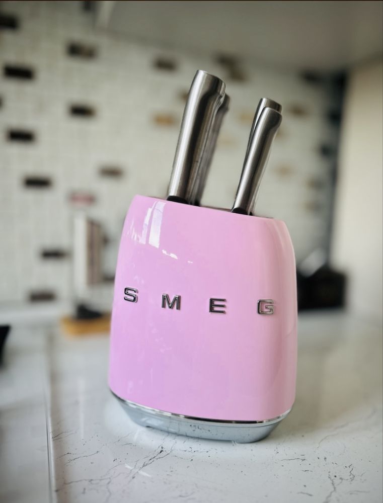 Набір ножів SMEG / молочний , білий , сірий , чорний , червоний , крем