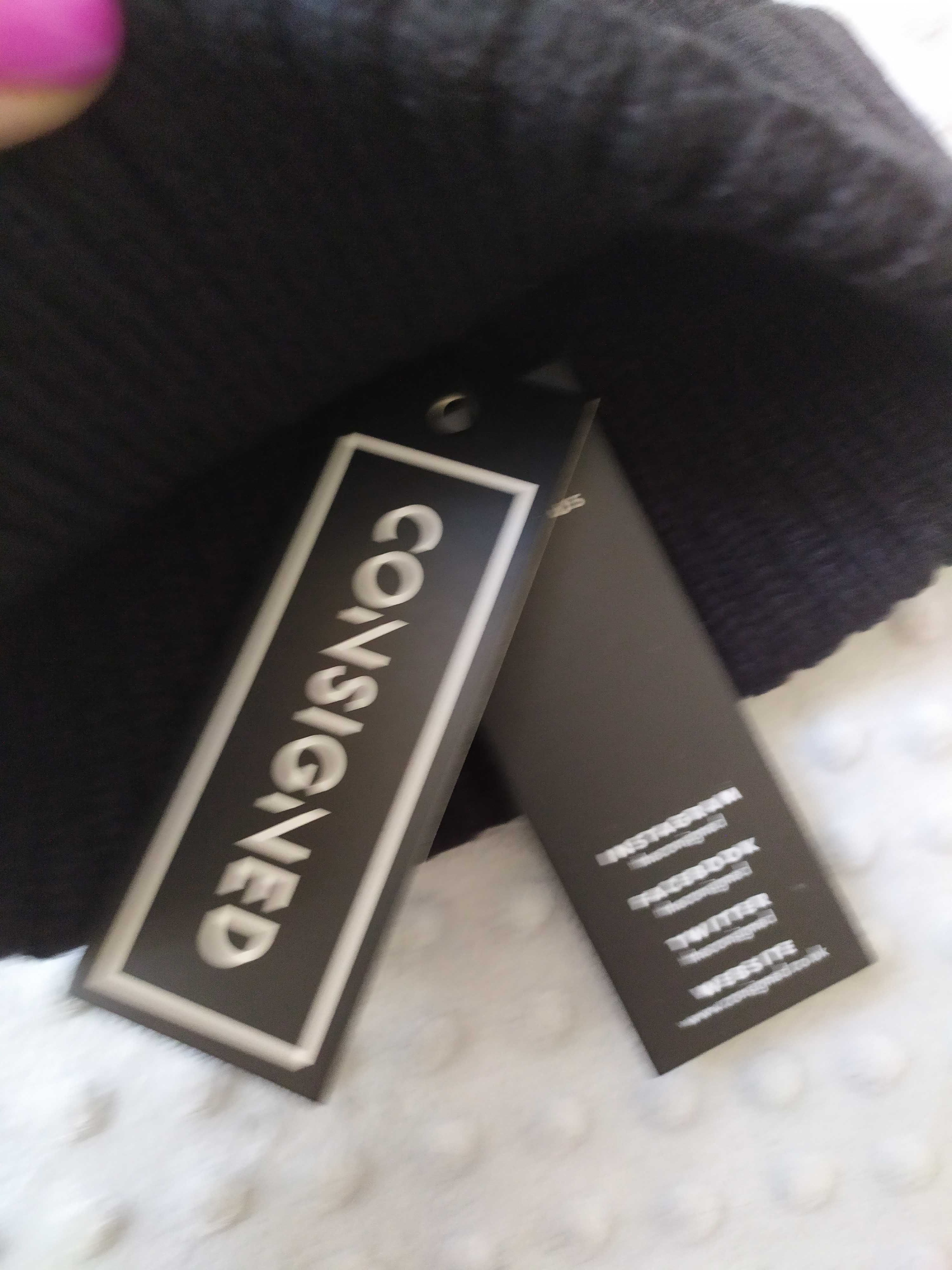 Consigned czarna czapka beanie z pomponem