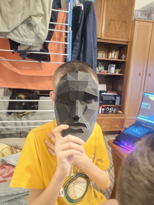 Maska z serialu sguid game