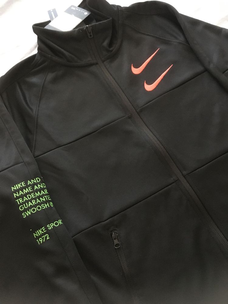 Casaco Nike XS, casaco Adidas S e camisola Sneaker Freak